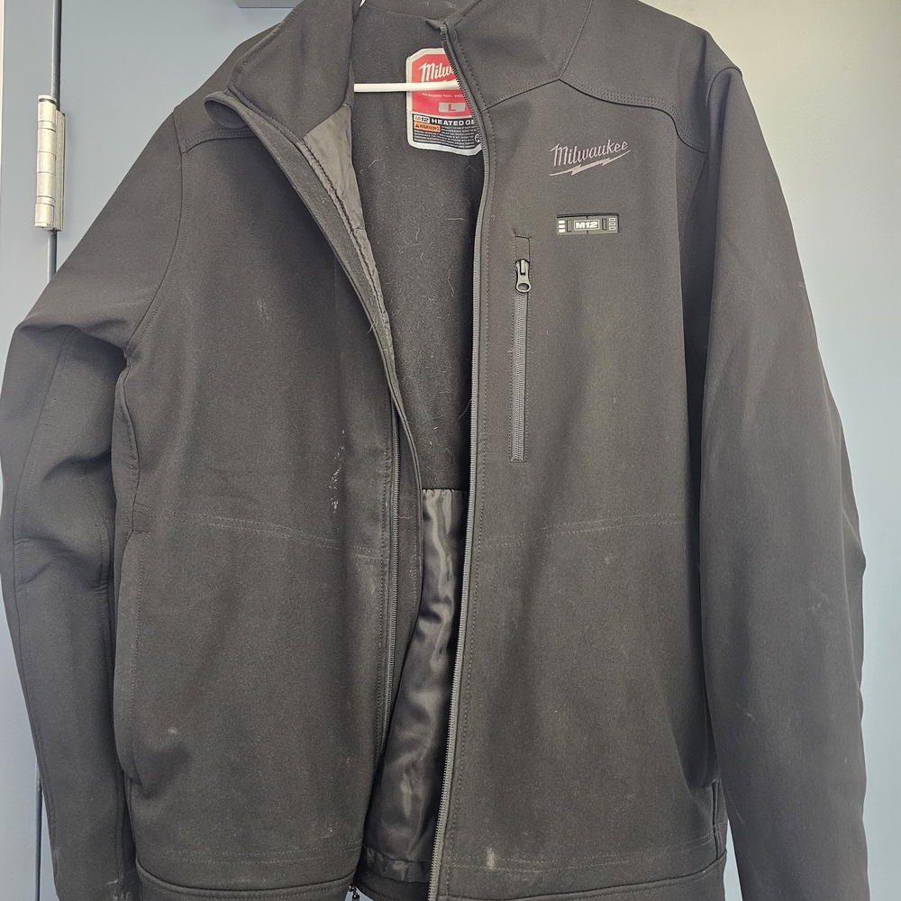 Milwaukee Men's M12 Heated Black Performance Jacket With Charger And Battery